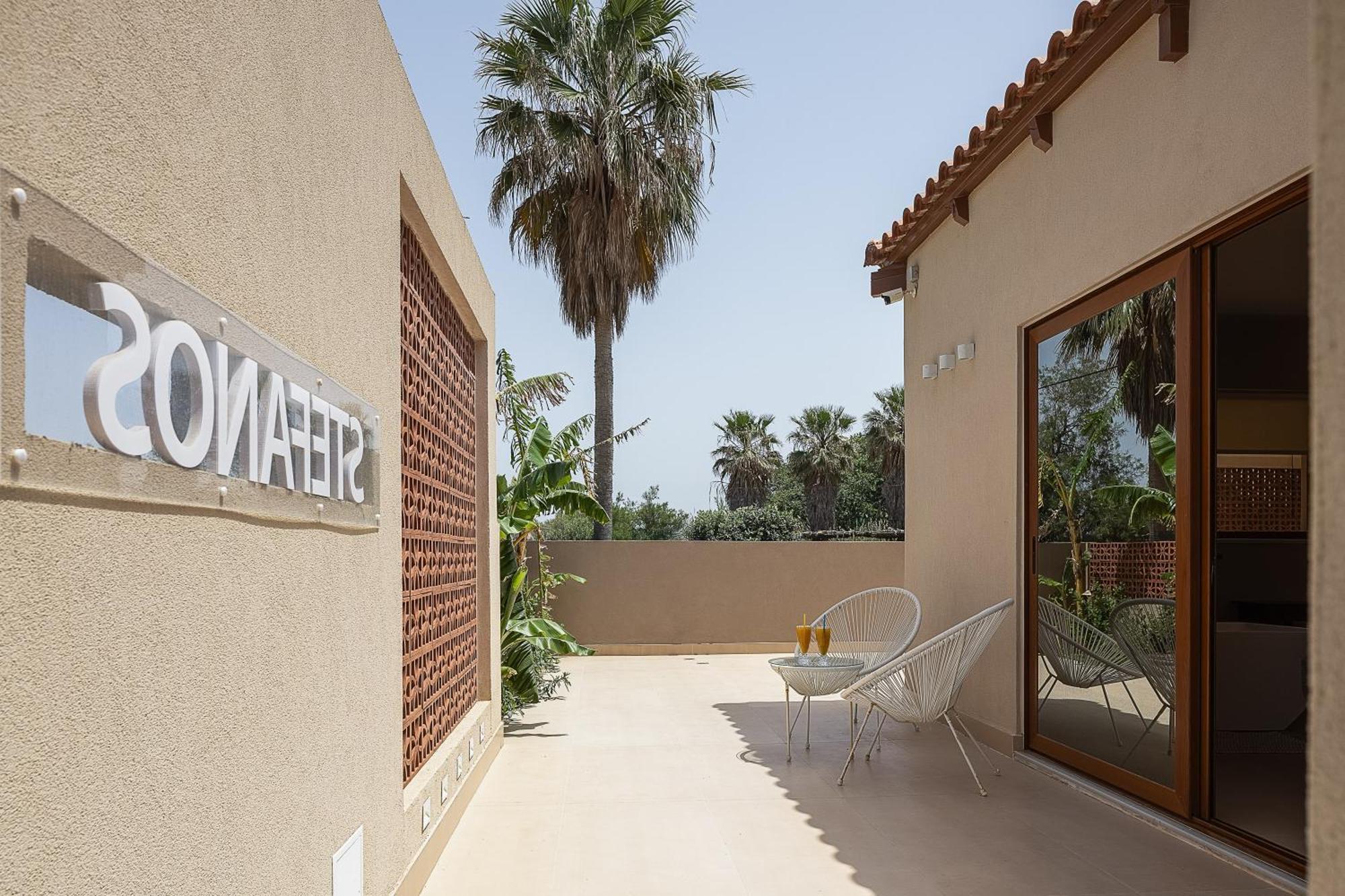 La Palma Beachfront Suites ゲオルギオポリス エクステリア 写真