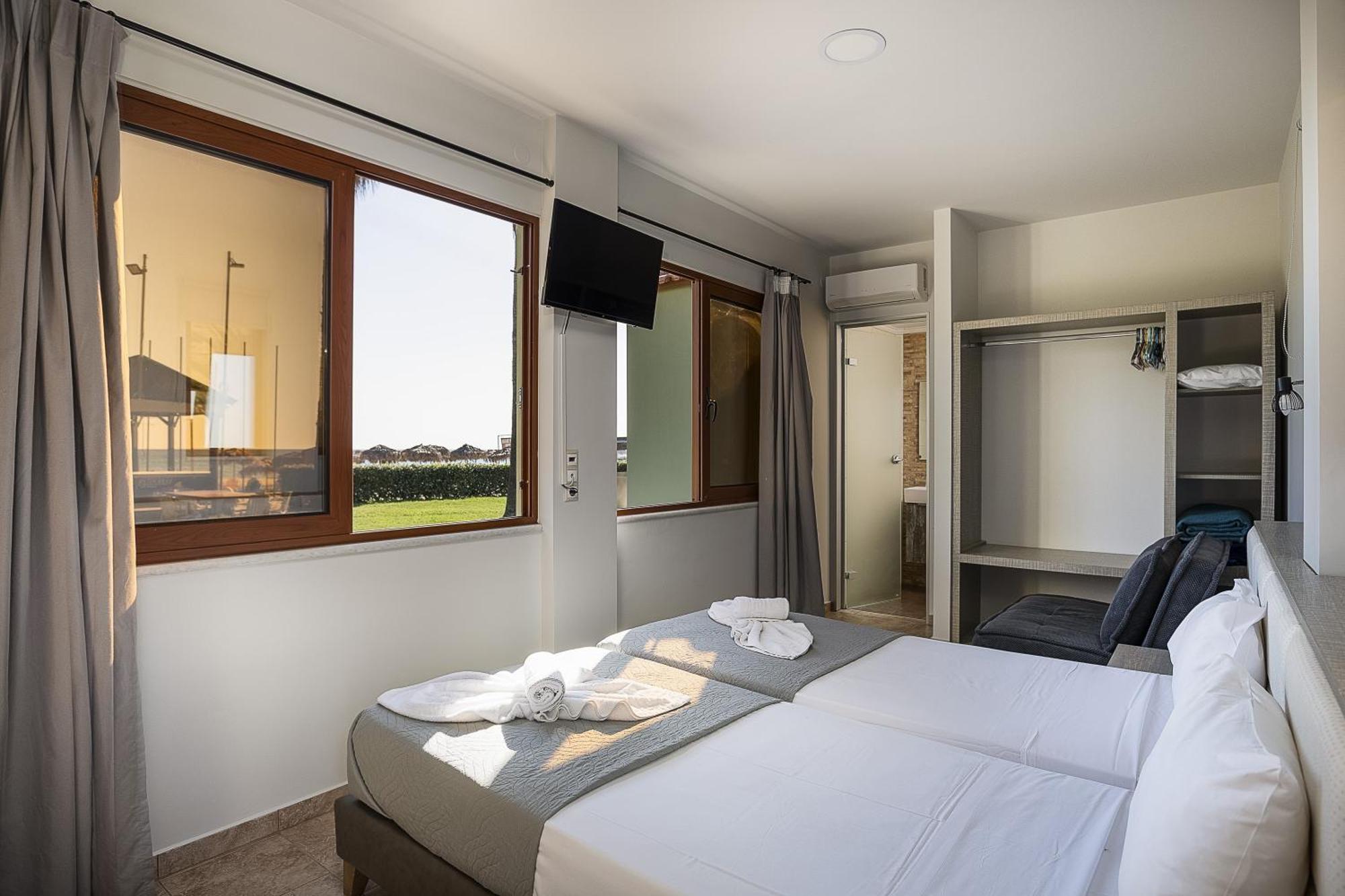 La Palma Beachfront Suites ゲオルギオポリス エクステリア 写真