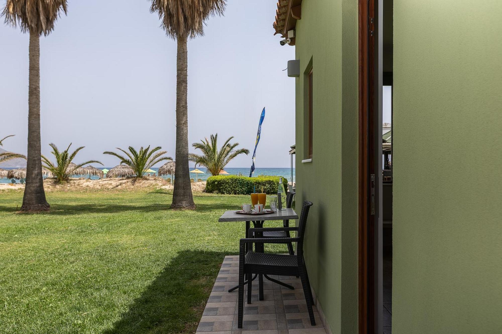 La Palma Beachfront Suites ゲオルギオポリス エクステリア 写真